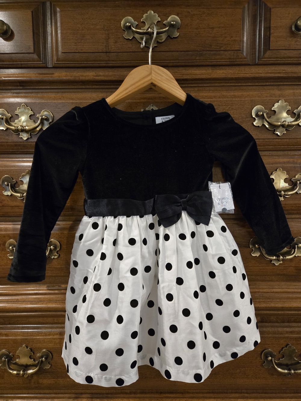 👧🖤 NWT Crown & Ivy Velvet Polka Dot Dress 4T 🎀👧